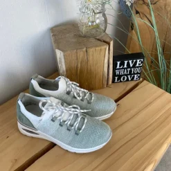 Remonte slip-on sneakers med god svangstøtte.