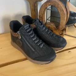 Rieker Step-in støvle med flotte detaljer