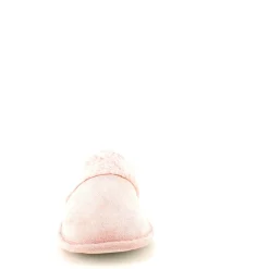 Rosa hjemmesko med synlig pelskant