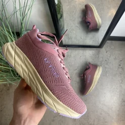 Rosa letvægtssko med stødabsorberende sål