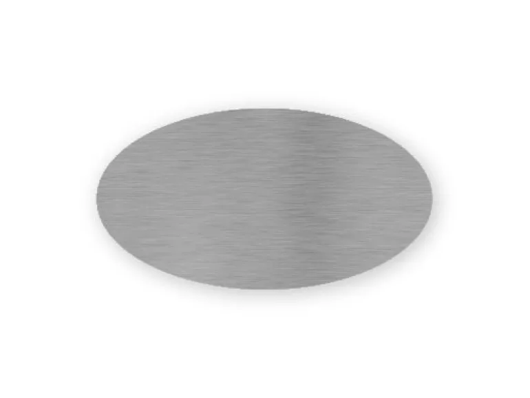 Rundt navneskilt med nål