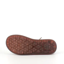 Sandfarvet snøresko i læder med god stødabsorbering.