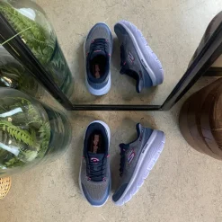 Skechers slip-in sko i blå med Max Cushion