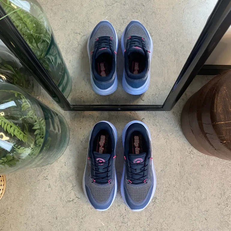 Skechers slip-in sko i blå med Max Cushion