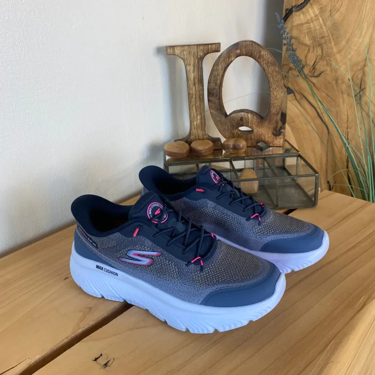 Skechers slip-in sko i blå med Max Cushion