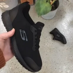 Skechers work sko med skridhæmmende såler