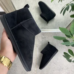 Sort bamsestøvle med blødt foer og kort skaft