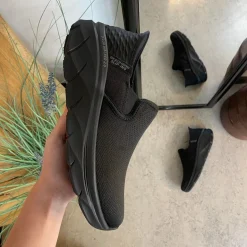 Sort herre slip-in sko fra Skechers