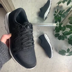 Sort letvægts sko fra MBT