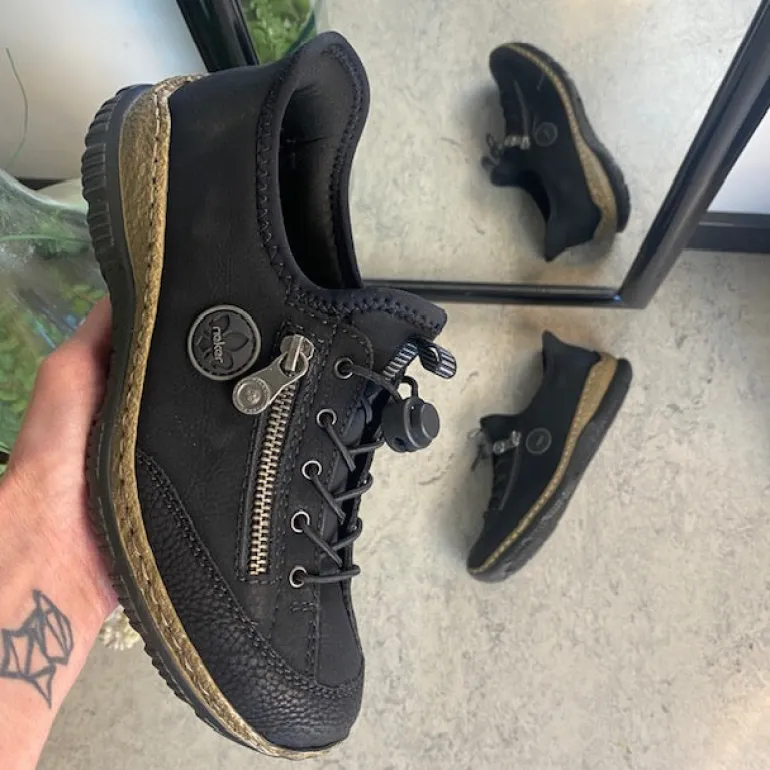 Sort Rieker slip-on sneakers