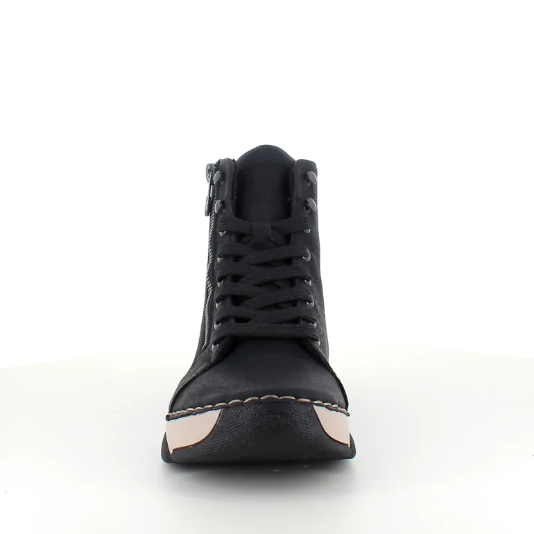 Sort Rieker støvle med god stødabsorbering