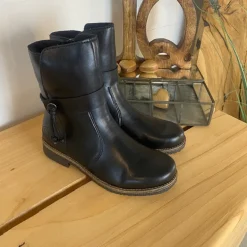 Sort Rieker vinterstøvle med foer og lynlås