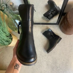 Sort Rieker vinterstøvle med foer og lynlås