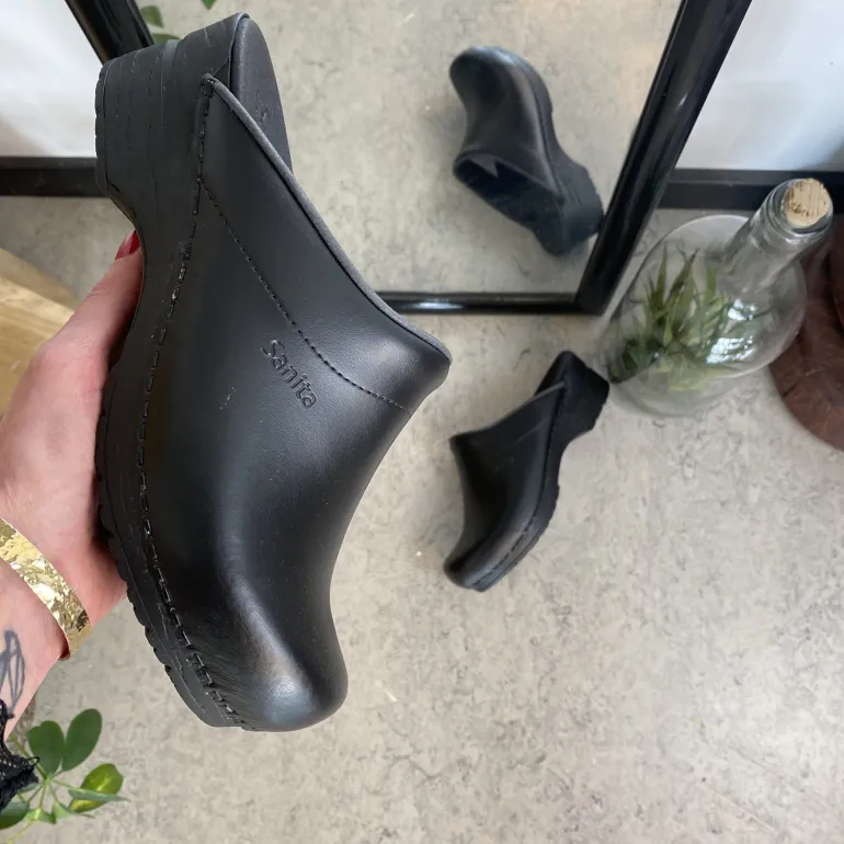 Sort Sanita tøffel træsko med fleksibel bund