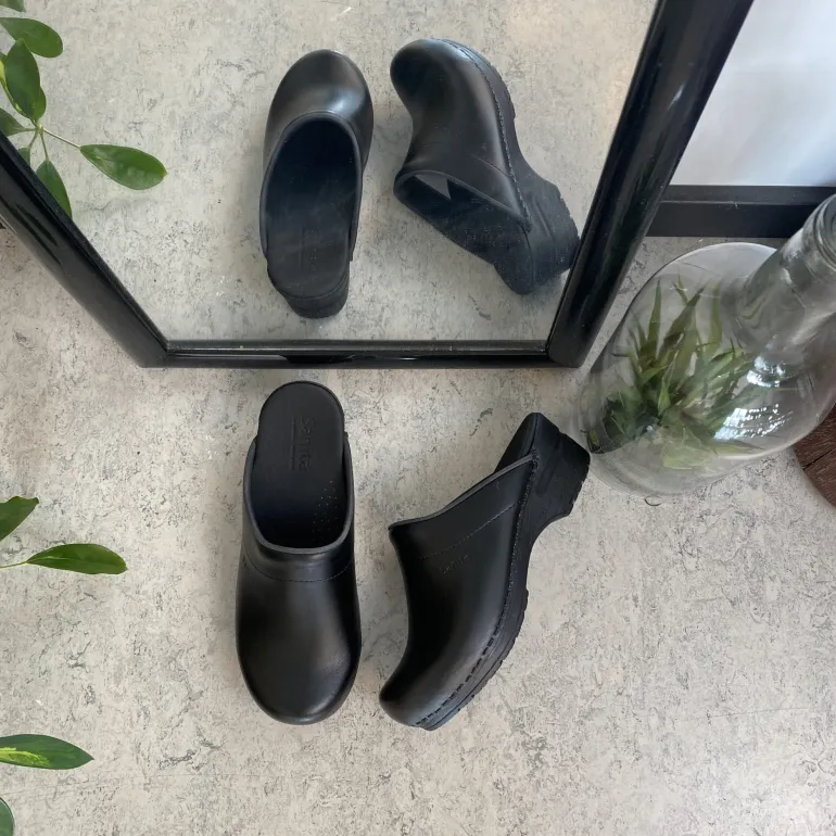 Sort Sanita tøffel træsko med fleksibel bund