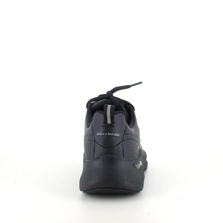 Sort Skechers med glat skind overflade