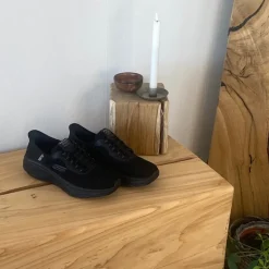 Sort Skechers Slip-Ins med overdel i stretch