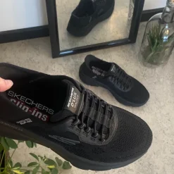 Sort Skechers Slip-Ins med overdel i stretch