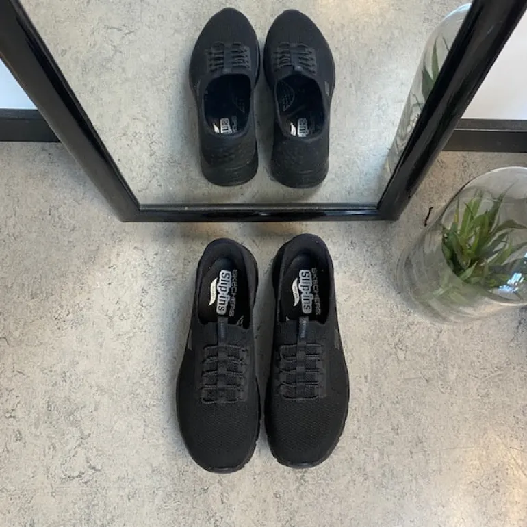 Sort Skechers slip-ins med svangstøtte