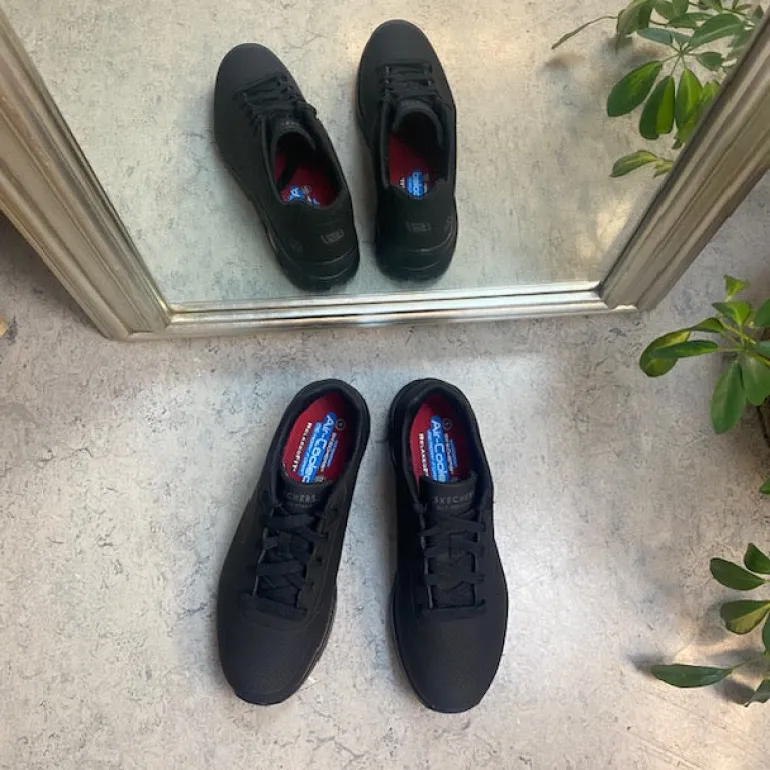 Sort skridsikker arbejdssko fra Skechers med ESD