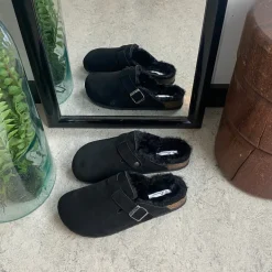 Sort Slip on hjemmesko