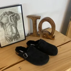 Sort Slip on hjemmesko