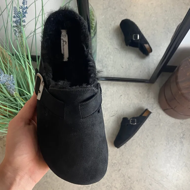 Sort Slip on hjemmesko