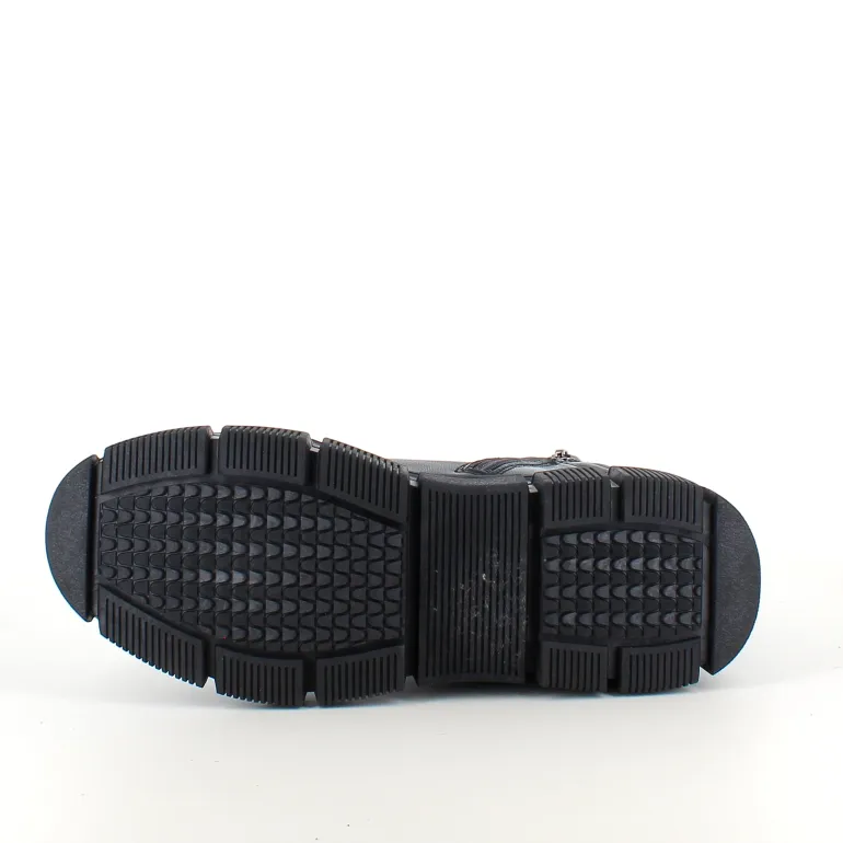 Sort støvle med stødabsorberende sål