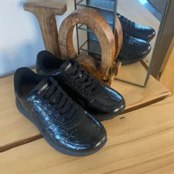 Sort Wodensko i krokodillelook