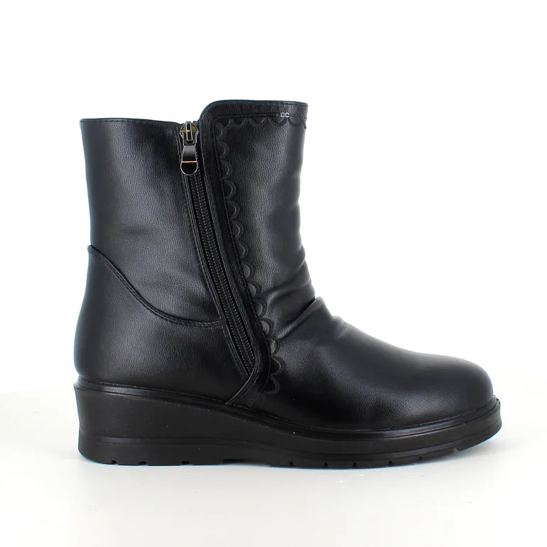 Sorte damestøvletter med varmt for og 2 lynlåse – komfortabel PU-sål og praktisk design