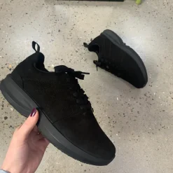 Sorte Gaitline sneakers i nubuch skind