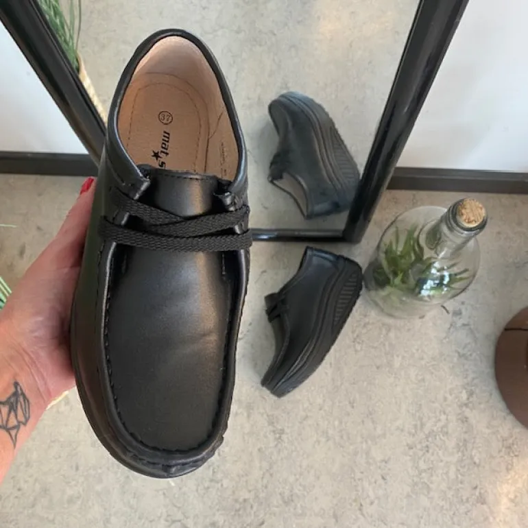 Sorte skindsko med gængesål og svangstøtte