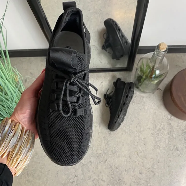 Sorte slip-on sko med strikoverdel