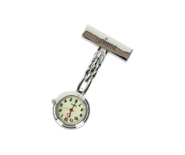 Sygeplejeuret som lyser i mørket med gravering