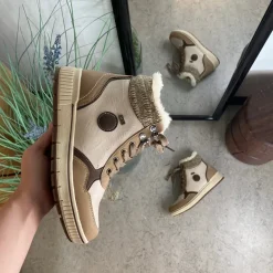 Taupe vinterstøvle med snørebånd