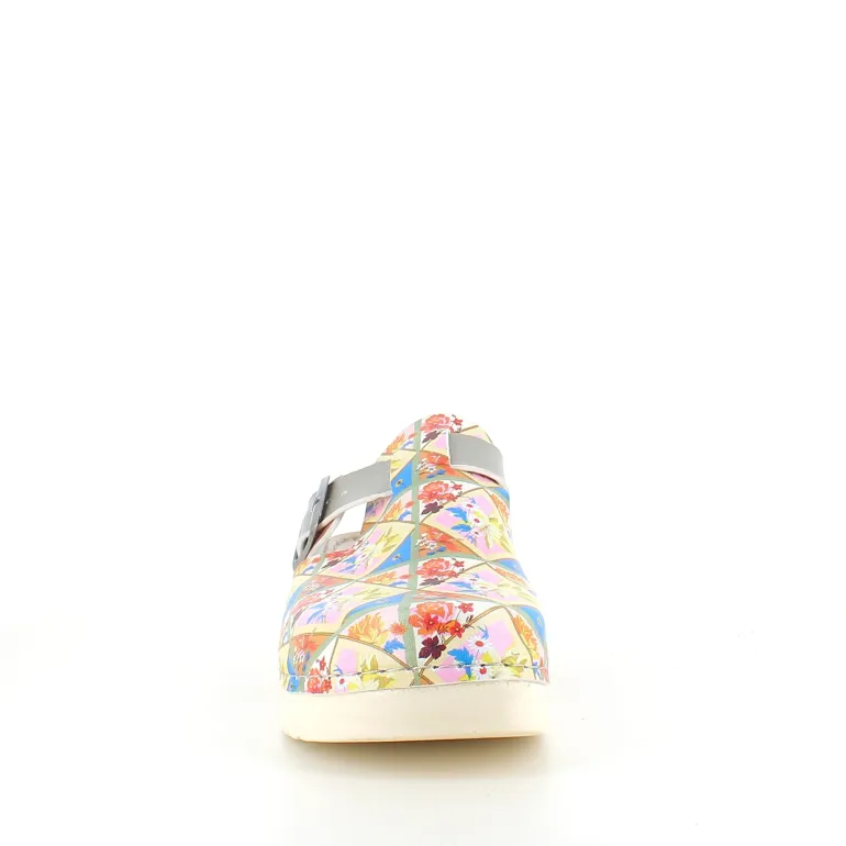 Træsko med blomsterprint