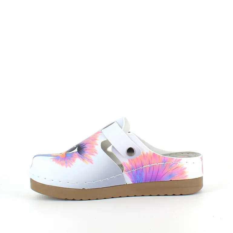 Træsko med print af en glad struds