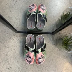 Træsko med print en cool kat