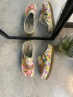 Træsko med ugleprint