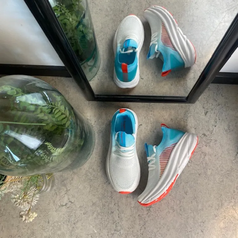 Turkis/hvid Step-on sko fra Rugged Gear