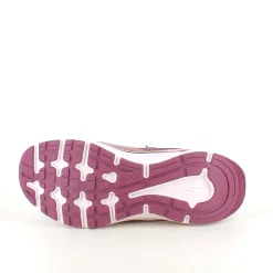 Ultra let sko fra Skechers ned nasser af stødabsorbering