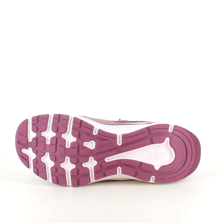 Ultra let sko fra Skechers ned nasser af stødabsorbering