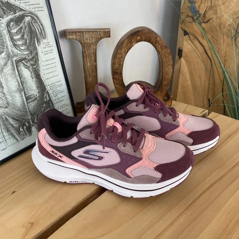 Ultra let sko fra Skechers ned nasser af stødabsorbering