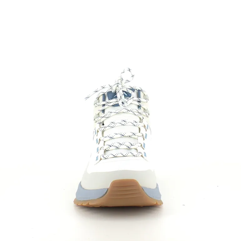 Vandtæt støvle fra Skechers med god svangstøtte.