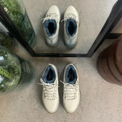 Vandtæt støvle fra Skechers med god svangstøtte.