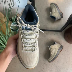 Vandtæt støvle fra Skechers med god svangstøtte.