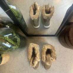 Vinterstøvle fra Whistler med pelskant og varmt for