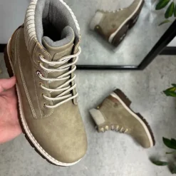 Whistler beige vinterstøvle med let foer og smarte detaljer