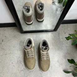 Whistler beige vinterstøvle med let foer og smarte detaljer