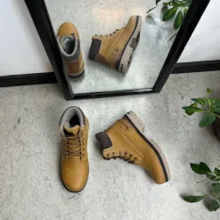 Whistler brun vinterstøvle med let foer og smarte detaljer